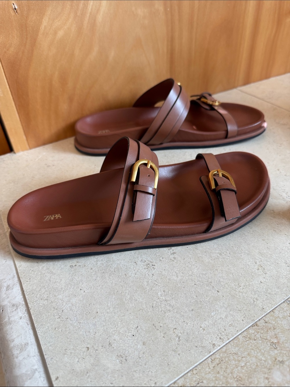 Zara slides. - Picture 3 of 4